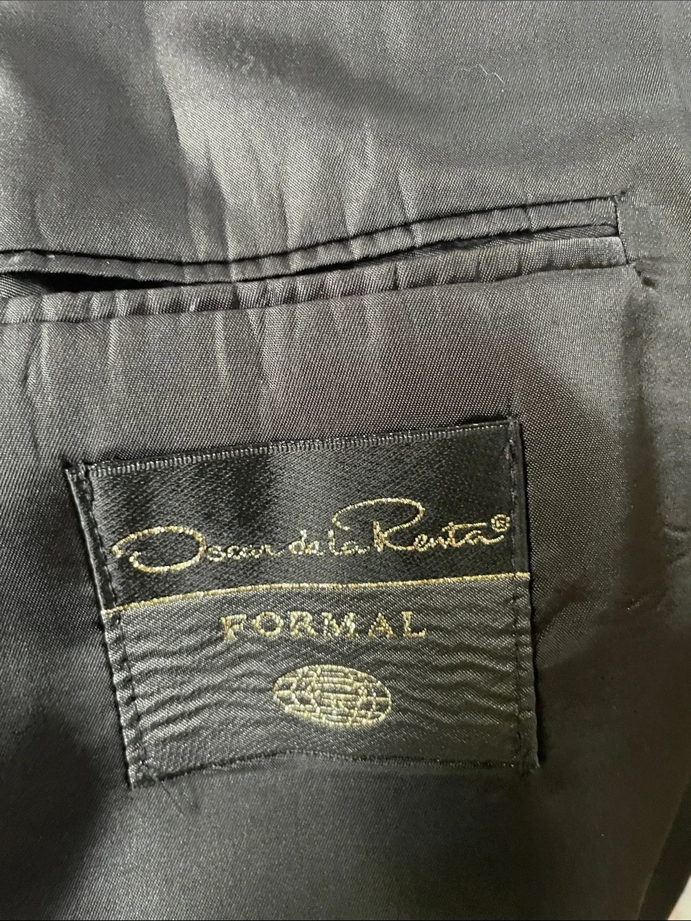 Oscar de la Renta Black Satin Notch Lapel Tuxedo Jacket - Picture 2 of 16